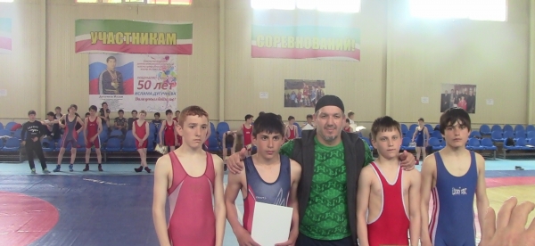 14 марта  2016 года в ст. Наурской в БСК  прошел районный турнир по греко-римской борьбе среди юношей 2000 – 02 гг.р.
